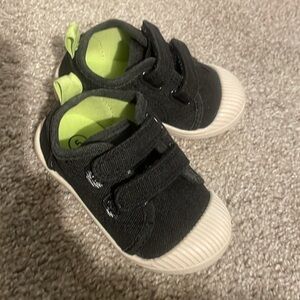 Cat and jack baby walker in black size 7